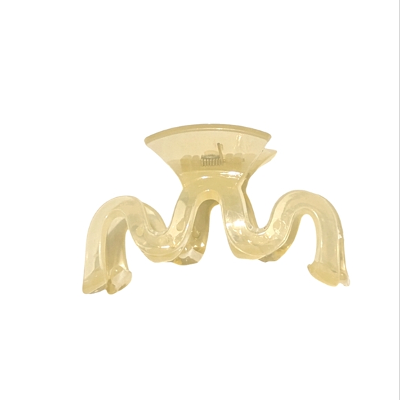 🍁 3/$15 Boutique Squiggle Claw Hair Clip - Picture 3 of 6